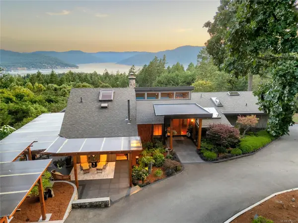 8100 Woodwyn Terr, Central Saanich BC V8M 1S2