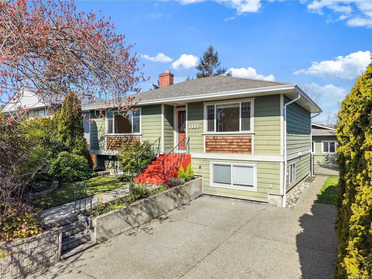 1468 Stroud Rd, Victoria BC V8T 2K9