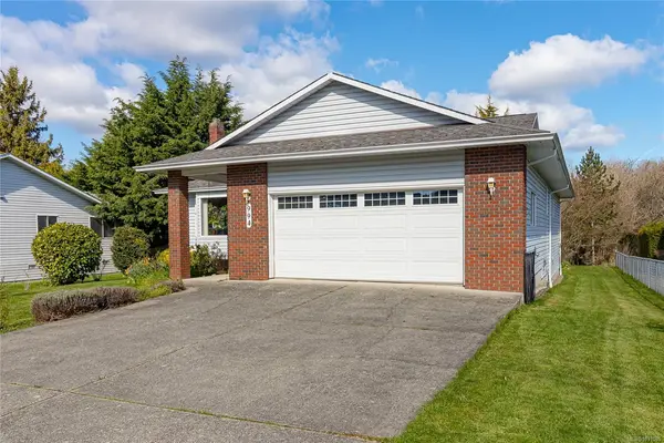 994 Meadowview Pl, Saanich BC V8Z 7E2