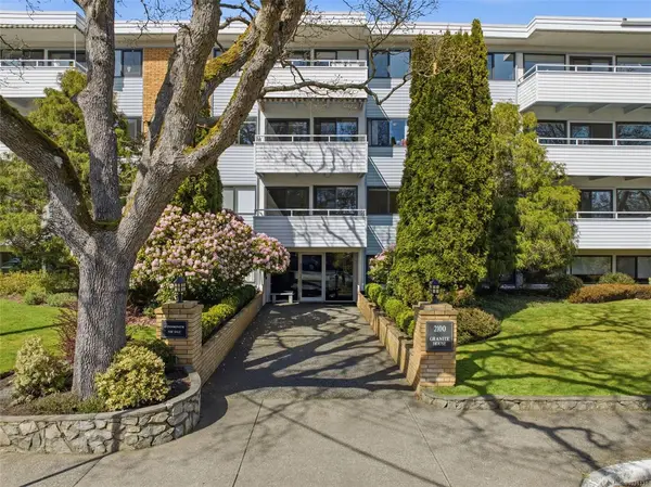 2100 Granite St # 410, Oak Bay BC V8S 3G7