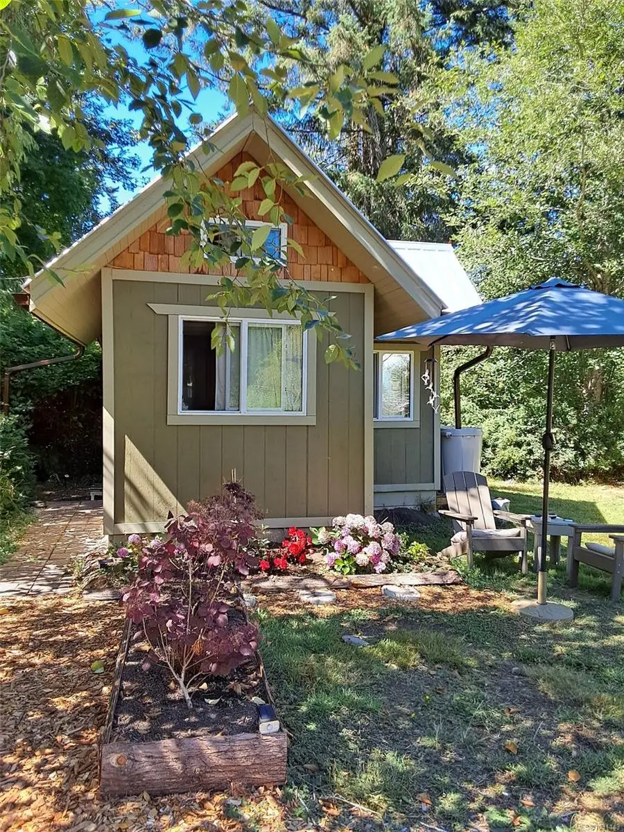 1040 McClay Way, Gabriola Island BC V0R 1X3