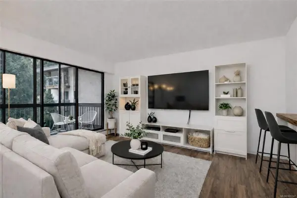 1005 McKenzie # 302, Saanich BC V8X 4A9