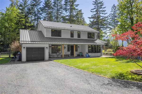 4299 Entrance Ave, Ladysmith BC V9G 1M8 - 5 bed, 4 bath in Ladysmith