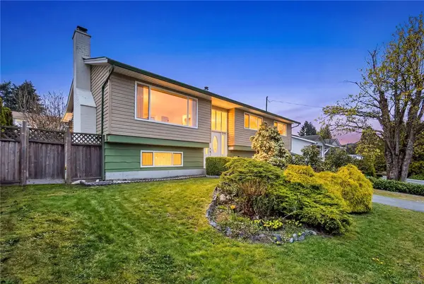 3121 Country Club Dr, Nanaimo BC V9T 3G6