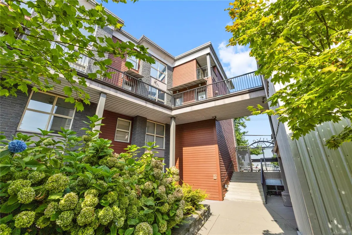 555 Franklyn St # 305, Nanaimo BC V9R 2X9