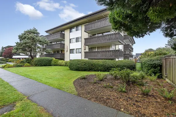 964 Heywood Ave # 422, Victoria BC V8V 2Y5