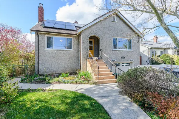 3090 Balfour Ave, Victoria BC V9A 1R8