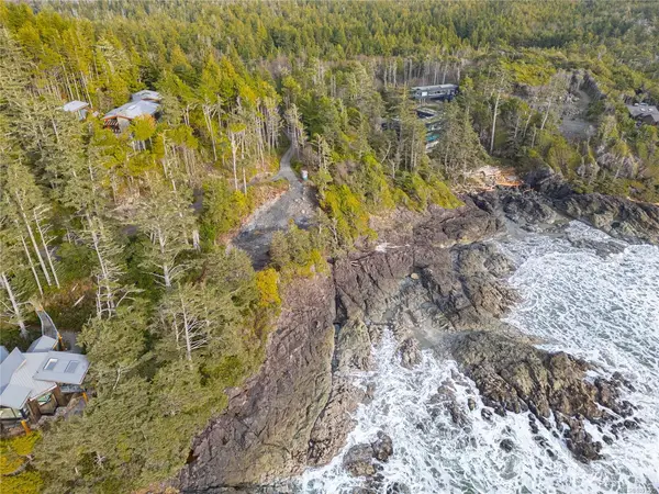 871 Moser Pl, Tofino BC V0R 2Z0