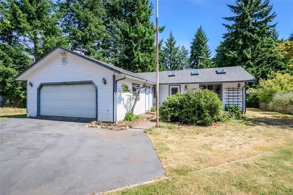 2186 Waveland Rd, Courtenay BC V9J 1X8