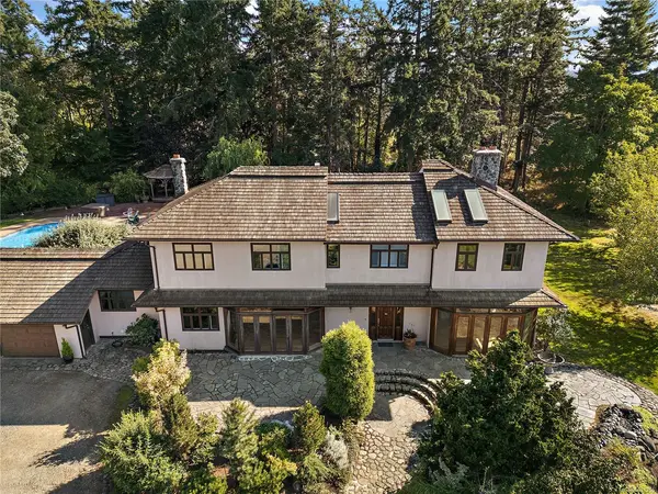 845 Downey Rd, North Saanich BC V8L 5P8 - 7 bed, 10 bath in North Saanich