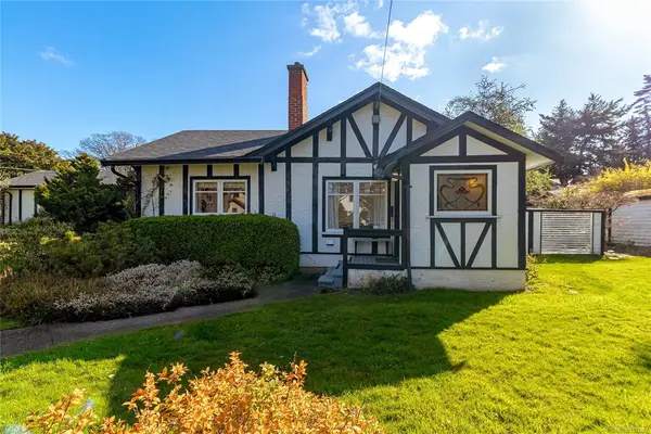 3777 Craigmillar Ave, Saanich BC V8P 3H2 - 3 bed, 2.0 bath in Saanich