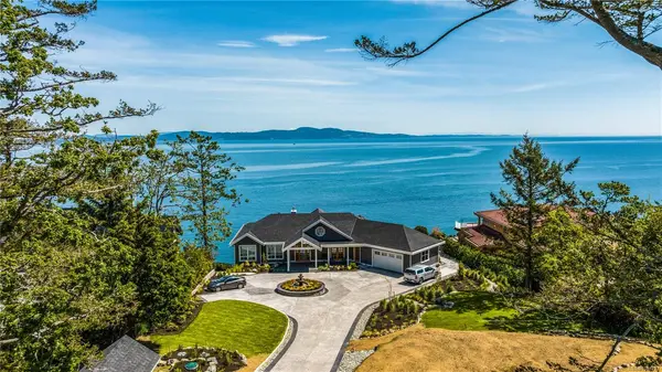 4585 Leyns Rd, Saanich BC V8N 3A1