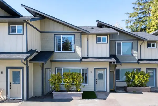 625 Hellesen Dr # 17, Tofino BC V0R 2Z0