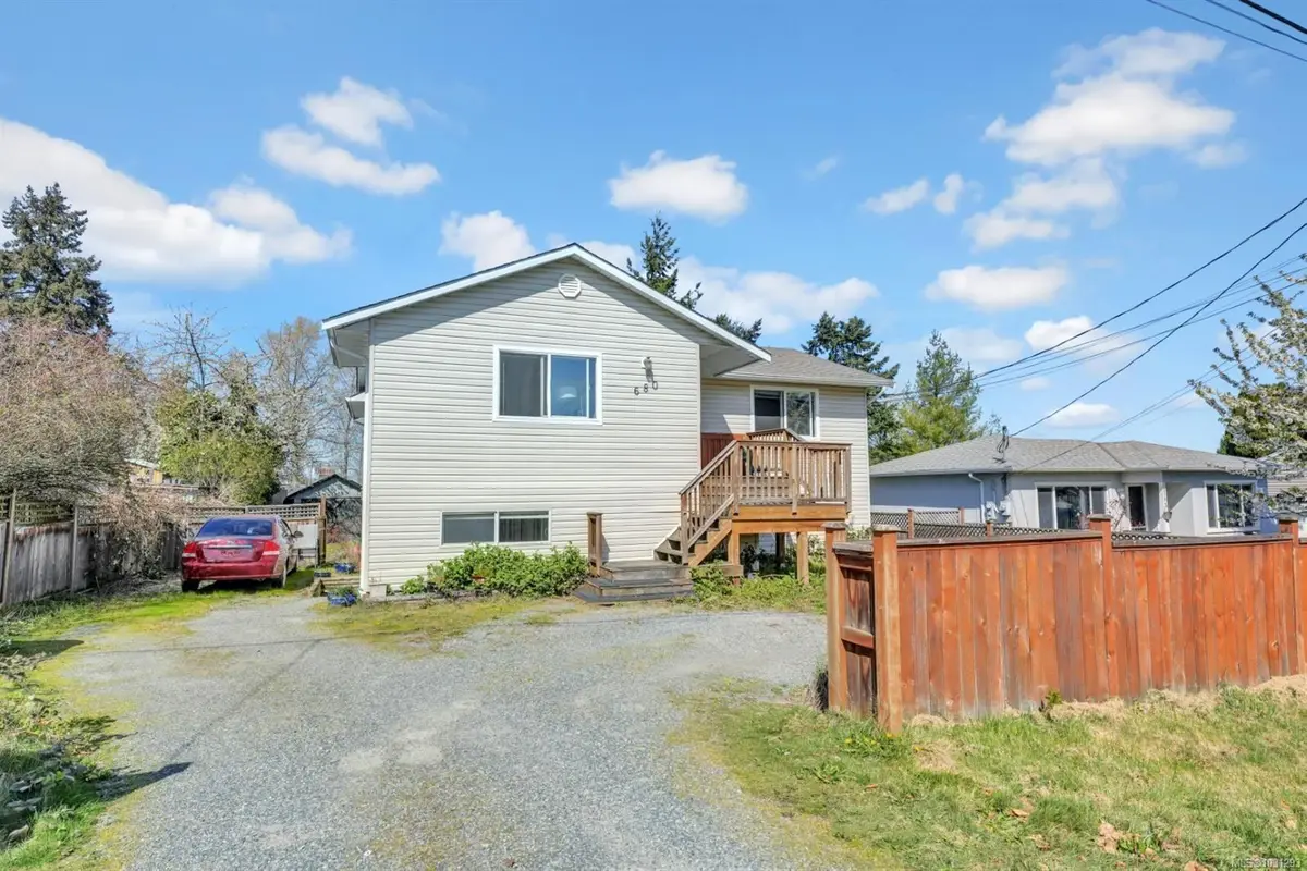 680 Chelsea St, Nanaimo BC V9S 1Y1