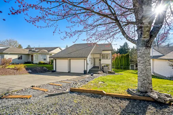 1103 View Pl, Courtenay BC V9N 9B6