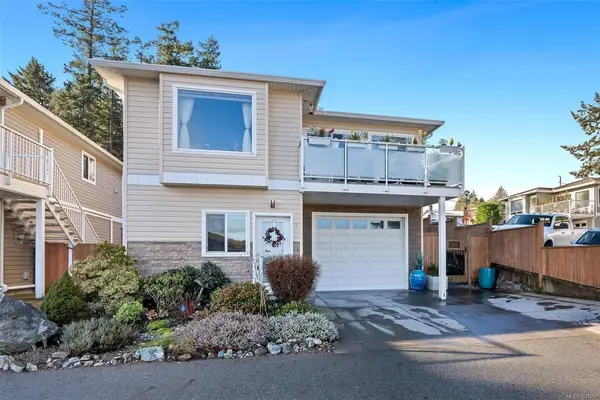 2740 Stautw Rd # 1, Central Saanich BC V8M 0A8 - 3 bed, 3 bath in Central Saanich
