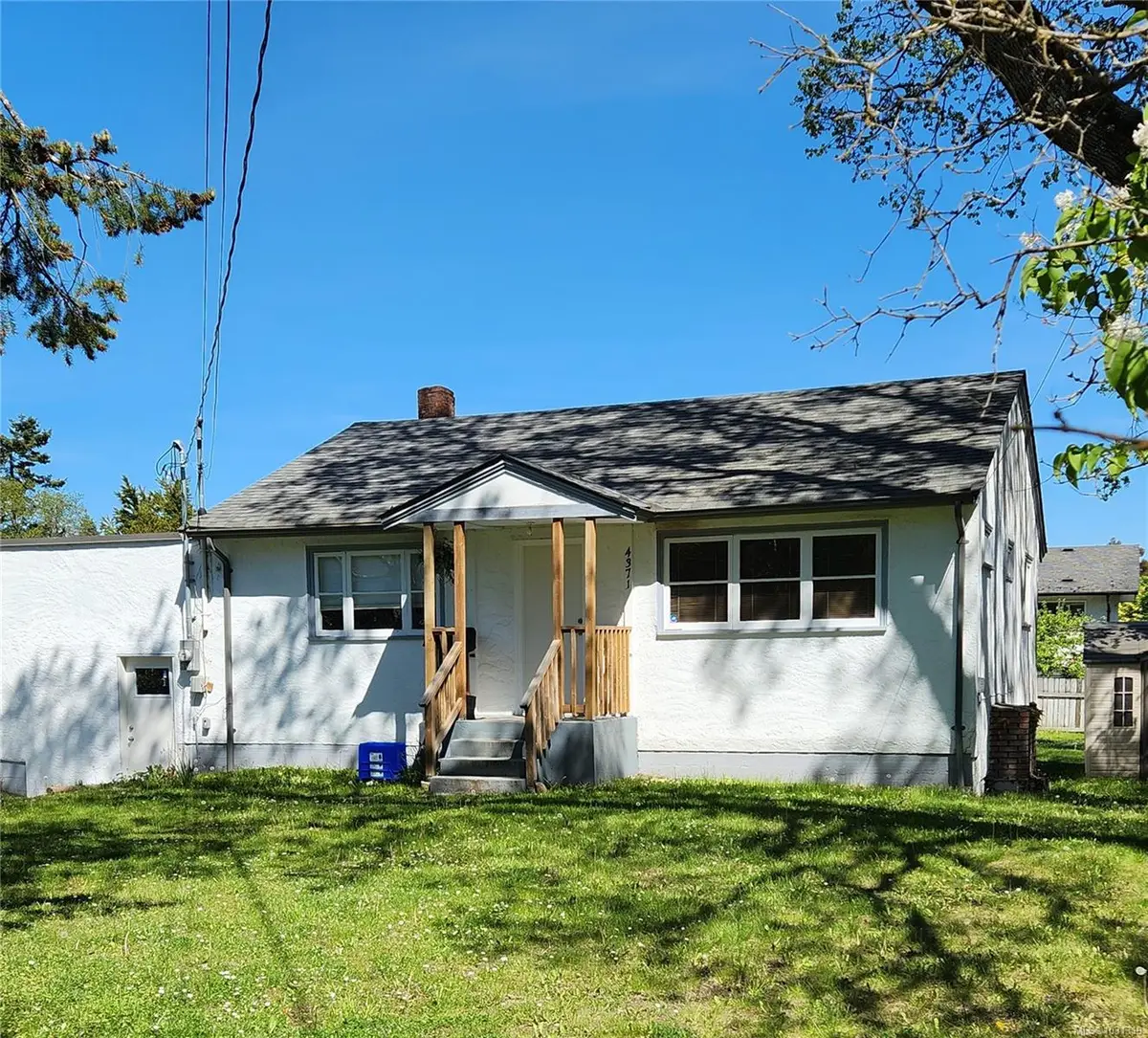 4371 Shelbourne St, Saanich BC V8N 3G4