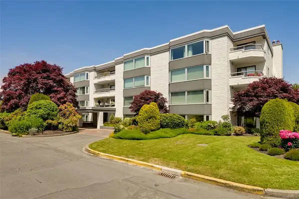 1370 Beach Dr # 409, Oak Bay BC V8S 2N6 - 2 bed, 2.0 bath in Oak Bay