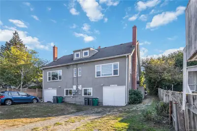 3104-3106 Richmond Rd, Saanich BC V8P 4P1