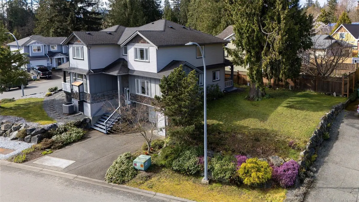 5992 Stonehaven Dr, Duncan BC V9L 0A2