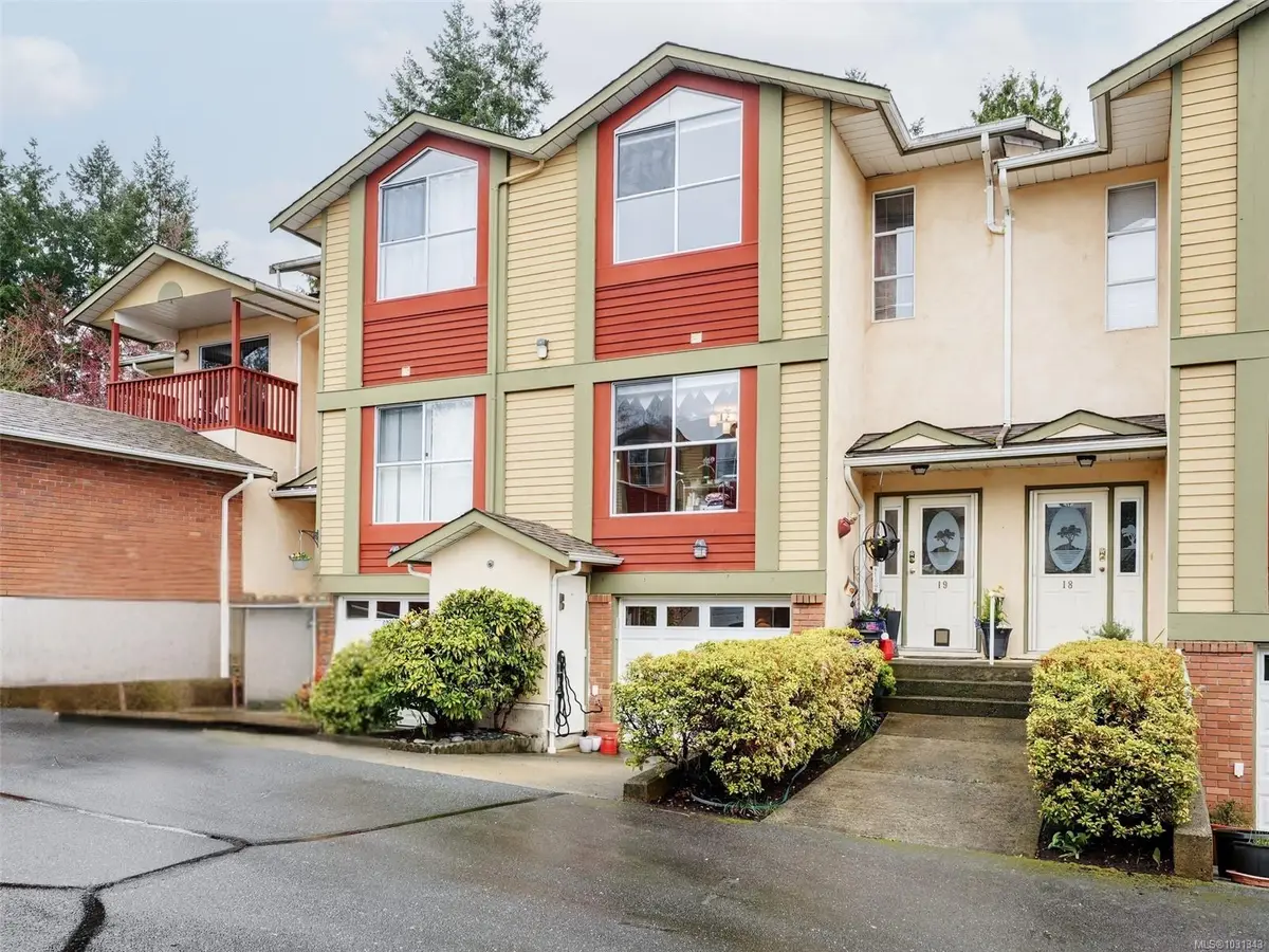 4560 West Saanich Rd #19, Saanich BC V8Z 3G4