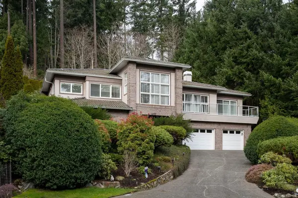 4652 Boulderwood Dr, Saanich BC V8Y 3G5