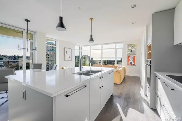 960 Yates St # 702, Victoria BC V8V 3M3