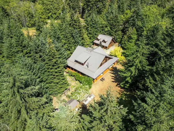 1645 Lea Smith Rd, Hornby Island BC V0R 1Z0 - 4 bed, 5.0 bath in Hornby Island