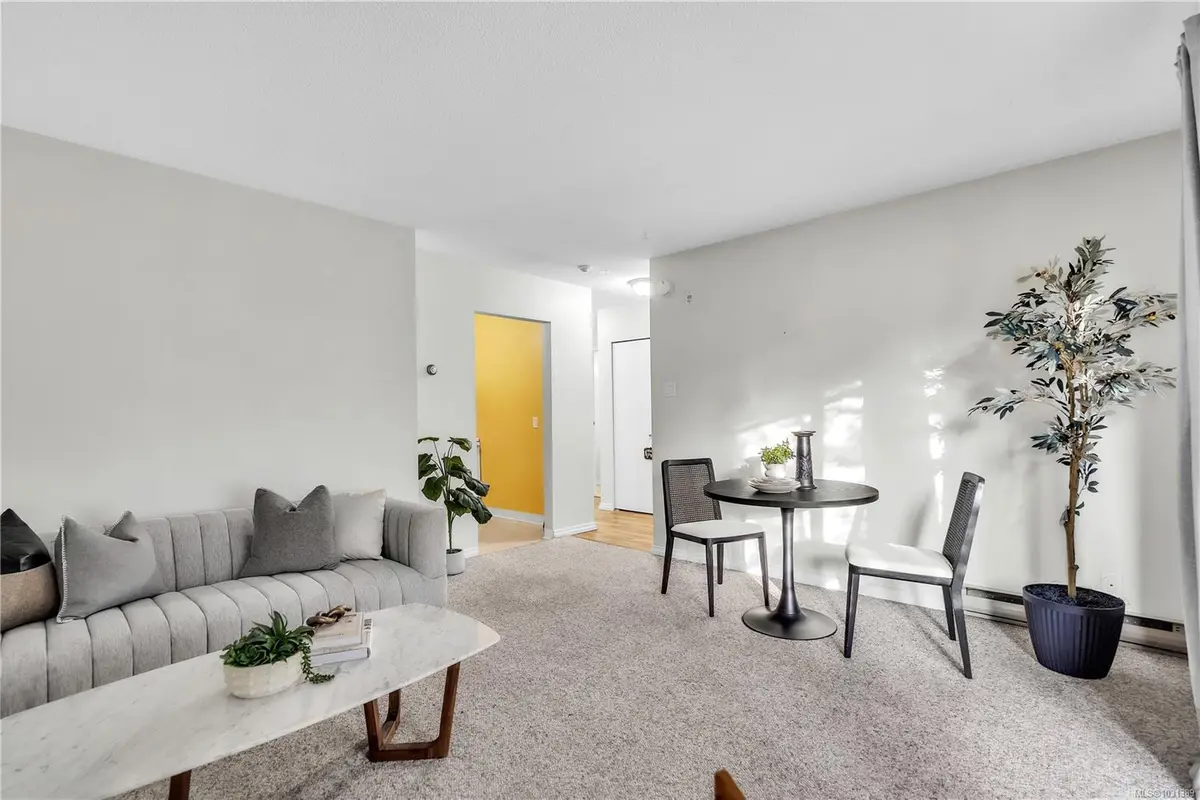1597 Midgard Ave #204, Saanich BC V8P 2Y2 — Pending Sale in Saanich