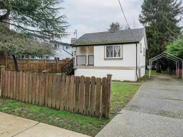 3260 Seaton St, Saanich BC V8Z 3V7