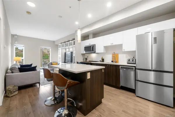 767 Tyee Rd # 404, Victoria BC V9A 0G5