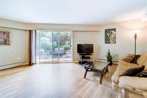 3800 Quadra St # 101, Saanich BC V8X 1H8