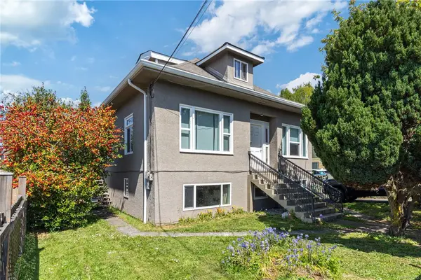 1142 North Park St, Victoria BC V8T 1C8 - 5 bed, 4 bath in Victoria