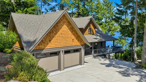 6371 Genoa Bay Rd, Duncan BC V9L 5Y4 - 4 bed, 4 bath in Duncan