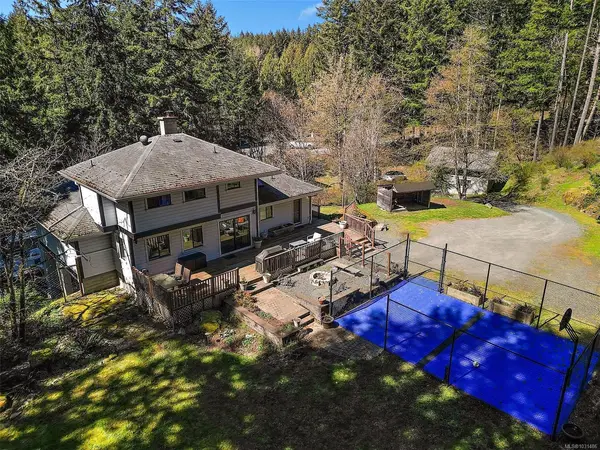 1725 Millstream Rd, Highlands BC V9B 6E7