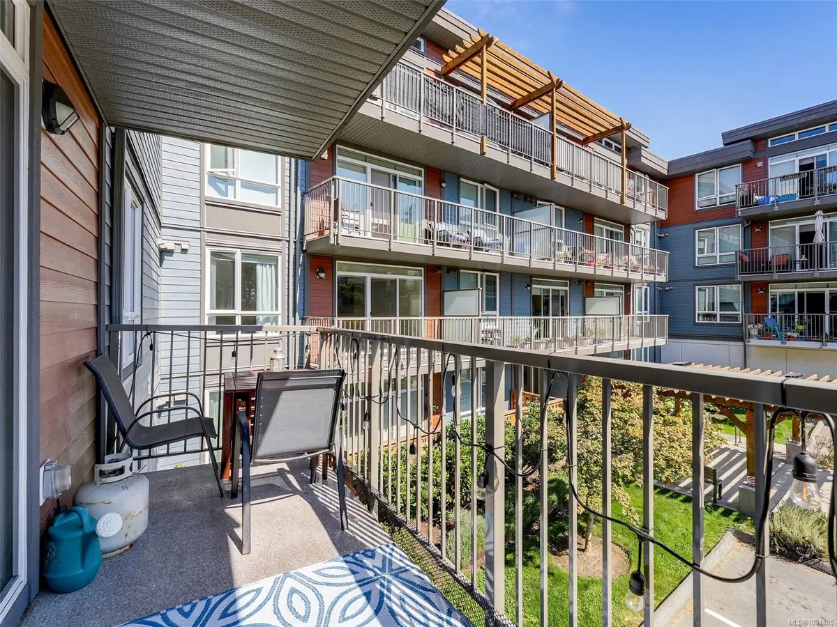 110 Presley Pl # 212, View Royal BC V9B 0Z1