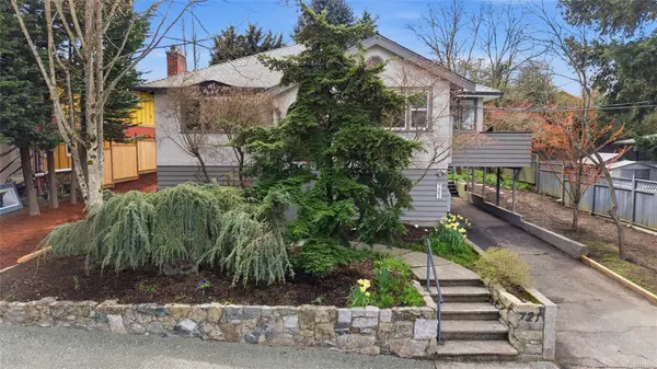 721 Snowdrop Ave, Saanich BC V8Z 2N3