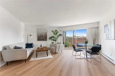 1870 McKenzie Ave # 319, Saanich BC V8N 4X3