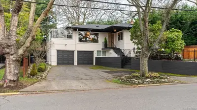 2360 Cranmore Rd, Oak Bay BC V8V 3K8