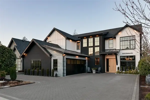 2042 Pinehurst Terr, Langford BC V9B 3S3 - 5 bed, 5.0 bath in Langford