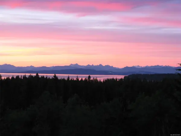 8900 Keith Wagner Way, Denman Island BC V0R 1T0