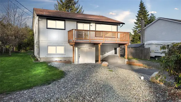 4644 Macintyre Ave, Courtenay BC V9N 6R2 - 4 bed, 3 bath in Courtenay
