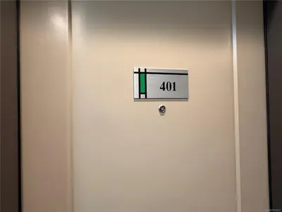 2000 West Park Lane # 401, View Royal BC V9B 3R7