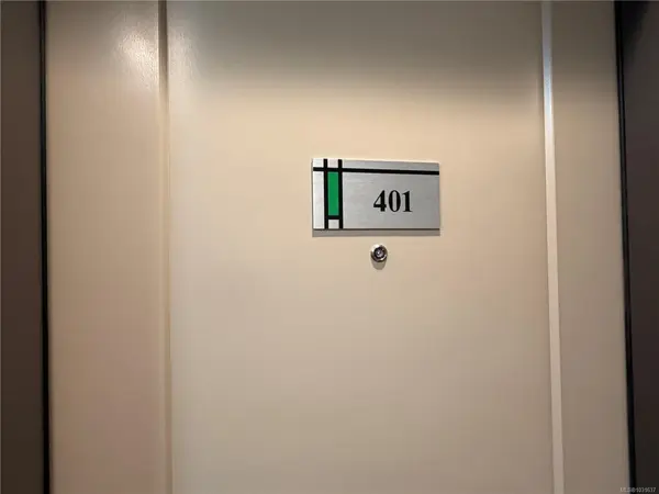 2000 West Park Lane # 401, View Royal BC V9B 3R7