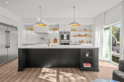 4583 Wilkinson Rd # 4, Saanich BC V8Z 5C3