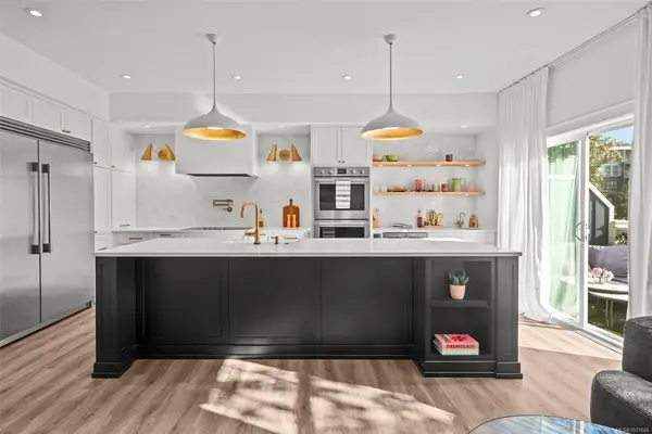 4583 Wilkinson Rd # 4, Saanich BC V8Z 5C3