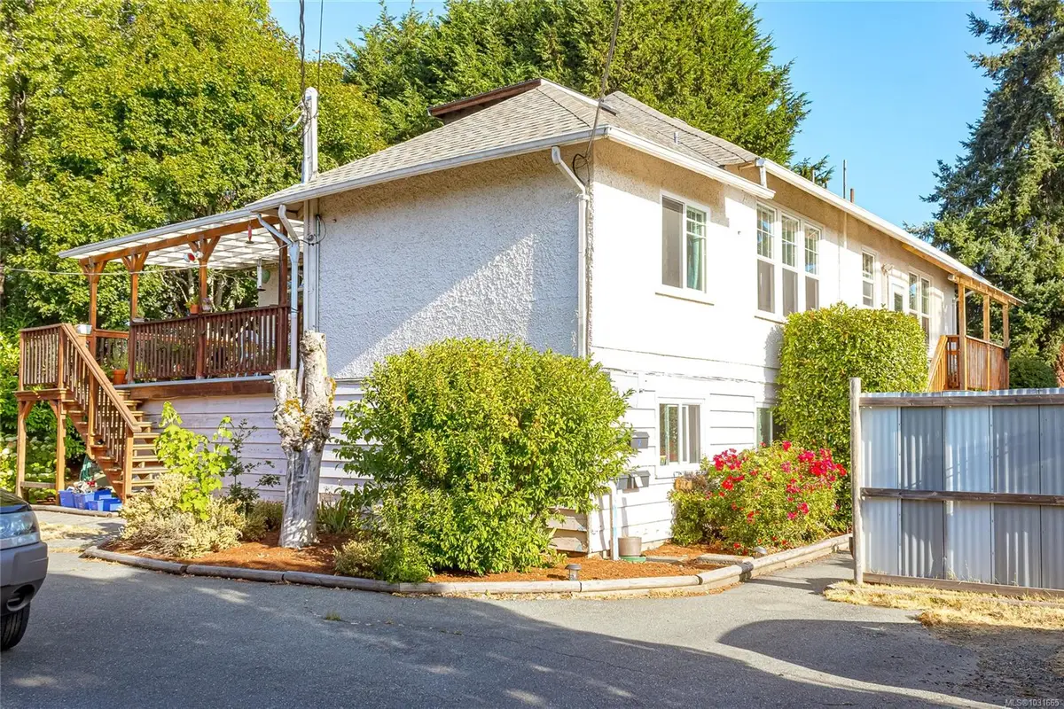 2920 Shakespeare St, Victoria BC V8R 4H4