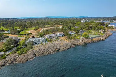 987 Beach Dr, Oak Bay BC V8S 2N2