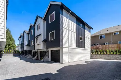 10145 Fifth St # 5, Sidney BC V8L 2X8