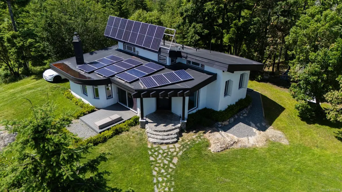 5876 Stoltze Rd, Duncan BC V9L 6H7